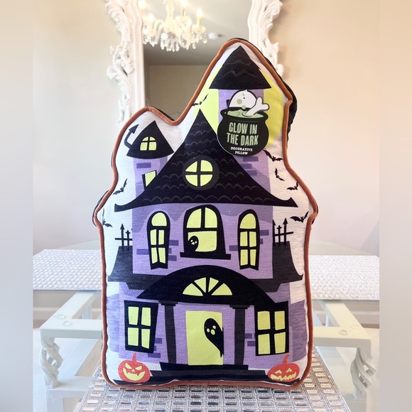 Boutique Other - 🎃 GLOW IN THE DARK Haunted House Halloween Pillow NEW